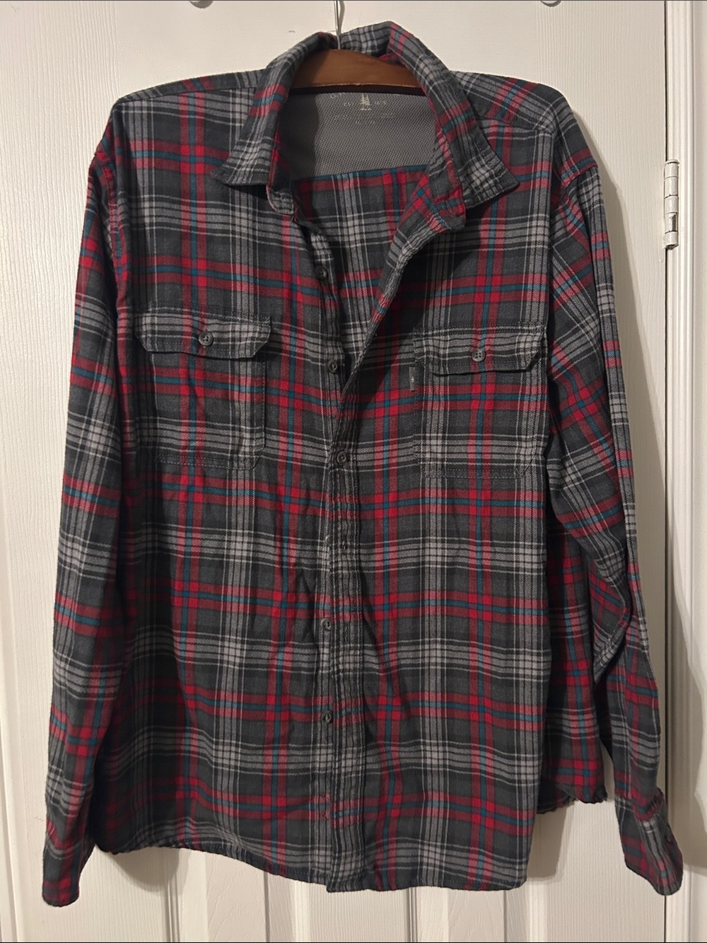G.H. Bass & Co. Gray and Red Plaid Button-Down Shirt XL